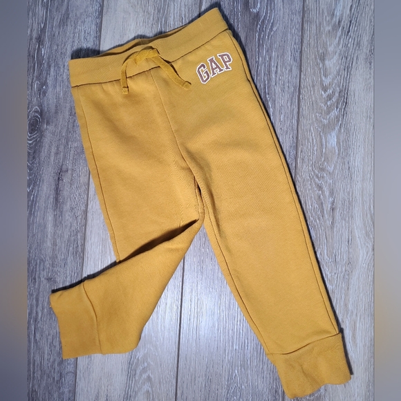 GAP toddler boy's mustard yellow joggers Size 3 - Picture 2 of 6